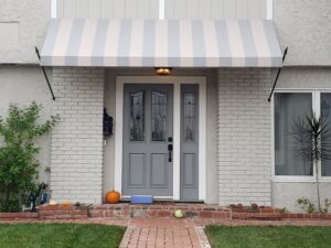 Retractable vs. Fixed Awnings